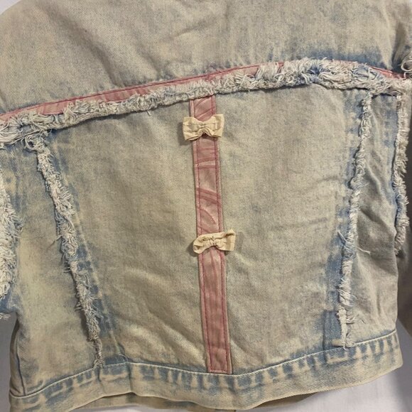 Vintage Furrina Cropped Lightwash Denim Jacket Size L - Picture 6 of 12